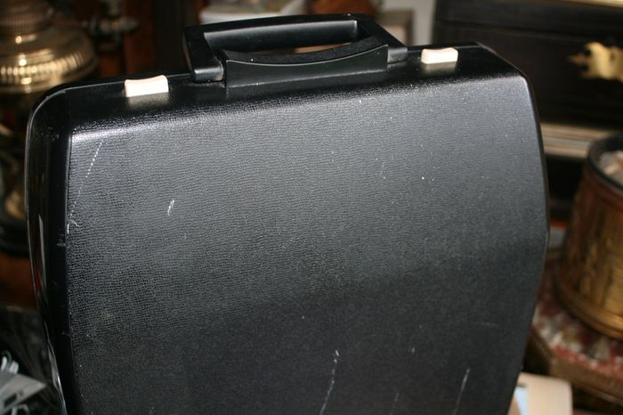 Vintage Portable Brother Deluxe 850TR - With Original Carry Case - works well