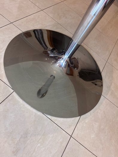 glass table and chairs