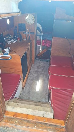 32 FT sailing boat 4 sleeper