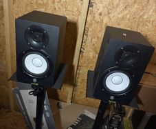 Yamaha HS5 Active Studio Monitors & Gravity Stands