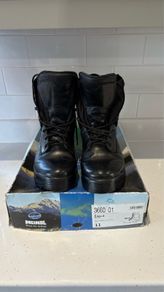 Meindl Eagle boots size UK11