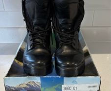 Meindl Eagle boots size UK11