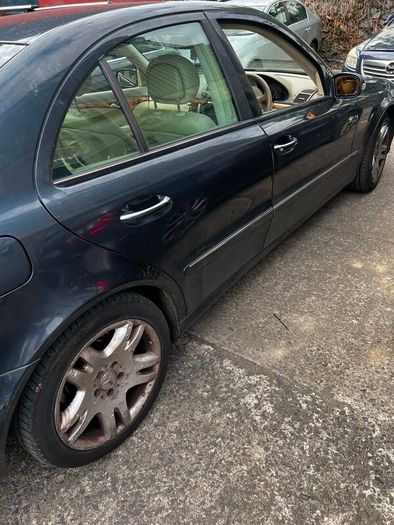 Mercedes E 200