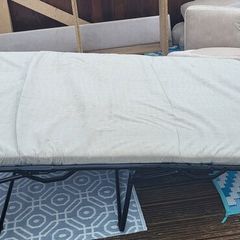 Pull out bed with mattress
