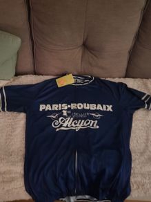 Retro cycling jersey