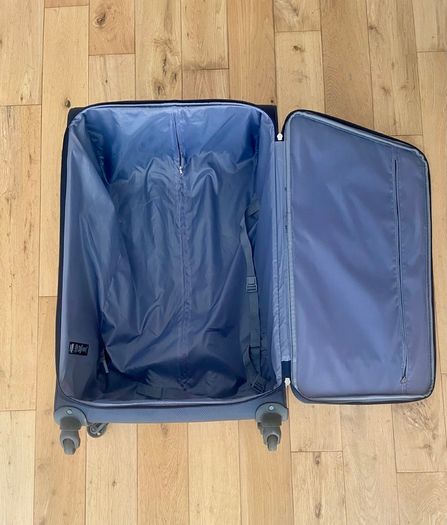 Large Suitcase: Navy