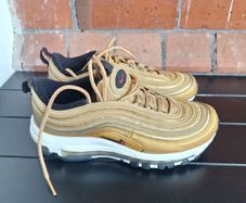 Women's trainers