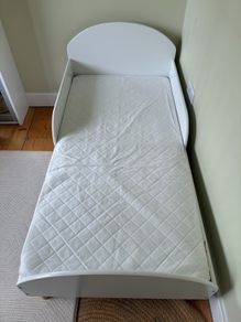 Toddler bed & mattress