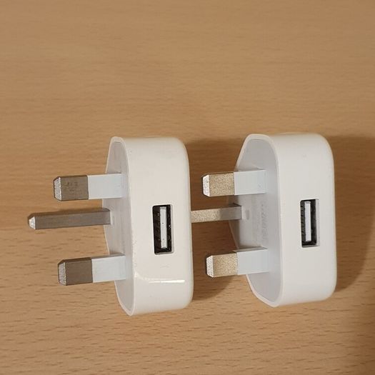 Apple 5W USB charger power adapter