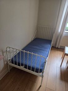 Toddler bed