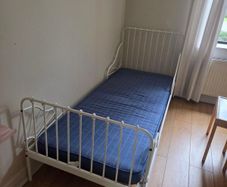 Toddler bed