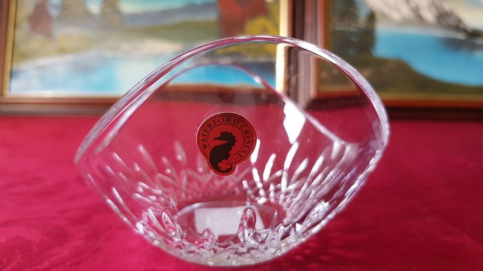 New In Box Waterford Crystal Lismore Pattern 6 Inch Essence Ellipse Bowl