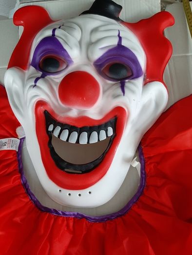 New in packaging large clown mask and frill