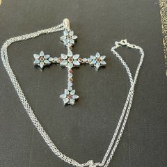 silver necklace cross