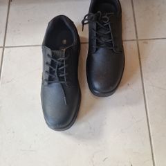 safety shoes black size 11