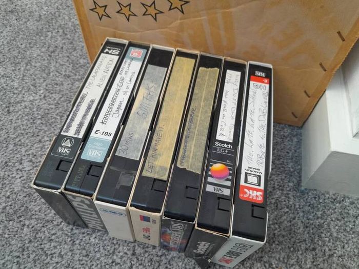 7 Re-recordable VHS Cassettes, Recording Video Tapes. JVC, SCOTCH, PHILIPS, FUJI, MEMOREX.