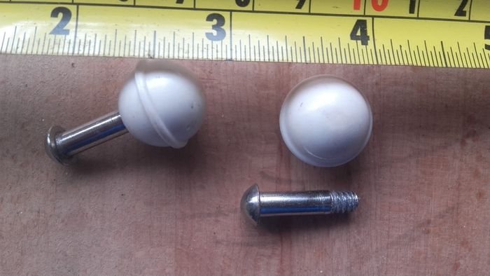 KNOBS - Handles - Small - Vintage x 4