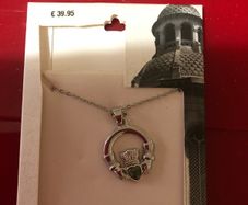 Ladies sliver claddagh necklace