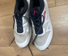Golf shoes