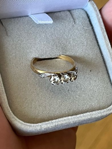 18k Engagement ring