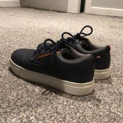 Lloyd & Pryce Junior navy shoes size UK 13 / EU 32 kids good condition