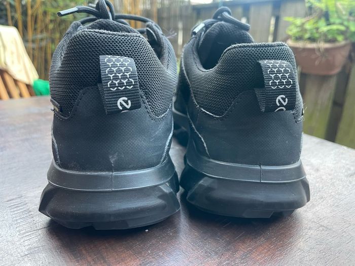 Ecco /MX size 6-6.5 gore tex