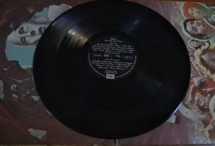 lP Vinil - Queen. 9 Albums + 2 Solo albums. In good condition.