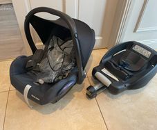 Maxi-Cosi car seat, isofix base, adapters for Uppababy vista and rain covers