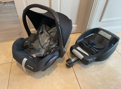 Maxi-Cosi car seat, isofix base, adapters for Uppababy vista and rain covers