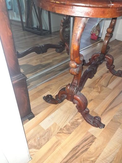 Beautiful Antique Kidney Shape Table