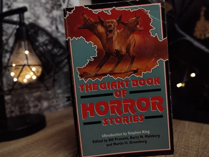 The Giant Book of Horror Stories ! Introduction by Stephen King ! 1994 ! by The Book Company !