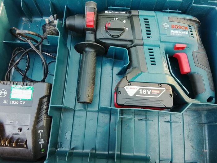 Bosch professional 18v rotary drill