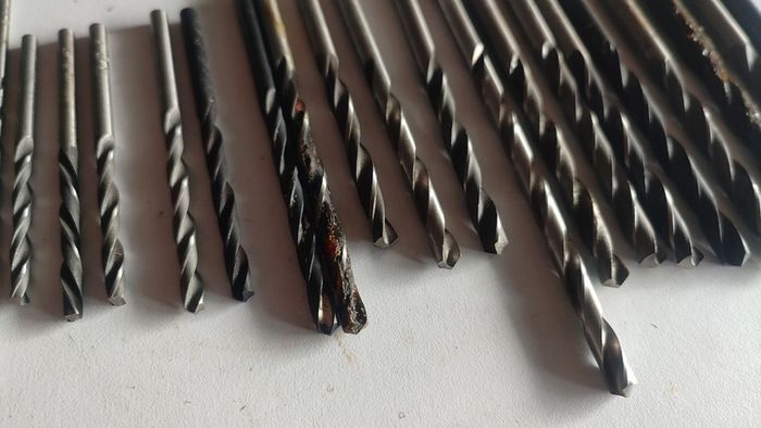 Lot of 32 USSR Metric Twist Drill Bits Set 2mm-6.9mm HSS R6M5 Jobber Taps NOS