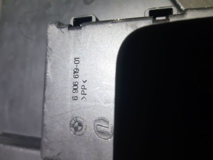 Bmw 5  Series E60 Rear Fuse Box With Fuses 6906619
