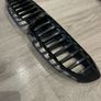BMW 330e grill Image 5