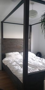 Mangussen four poster bed