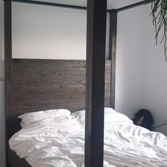 Mangussen four poster bed