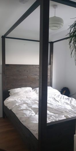 Mangussen four poster bed