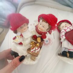 Christmas carol singers