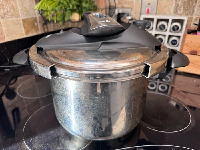 pressure cooker Tower 4 liter (perfect condition)