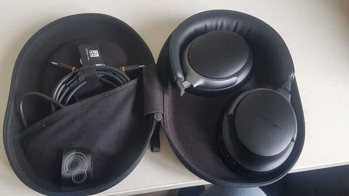 BOSE Quiet Comfort (QC) Ultra Headphones