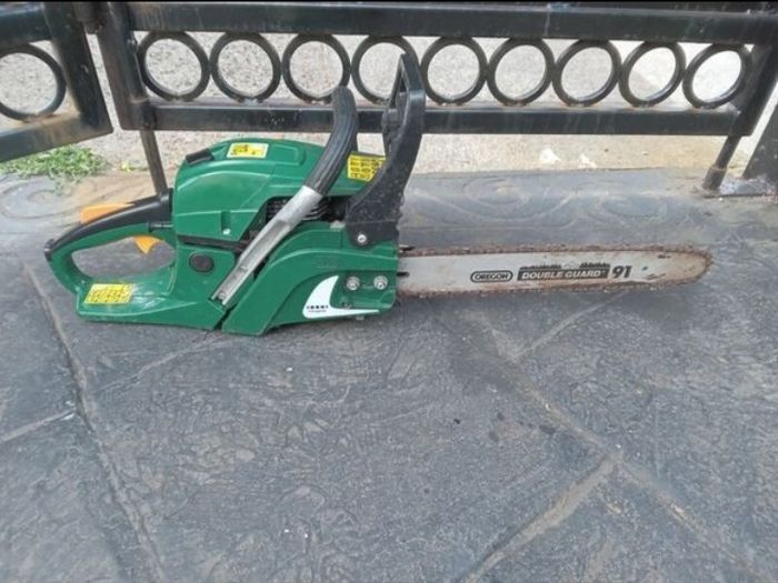 chainsaw
