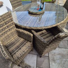 6 seater rattan table & chairs