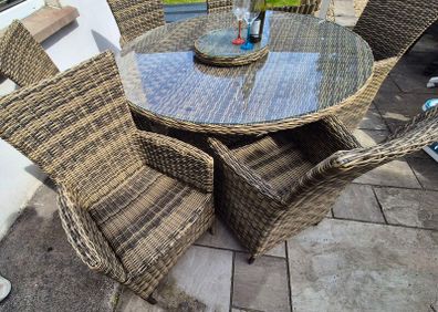 6 seater rattan table & chairs