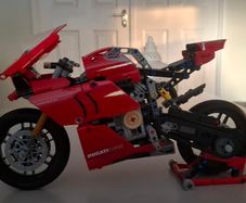 LEGO 42107 Technic Ducati Panigale V4 R Motorrad