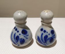 Vintage Stoneware Salt Glaze Pottery Salt & Pepper Shakers