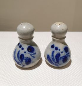 Vintage Stoneware Salt Glaze Pottery Salt & Pepper Shakers