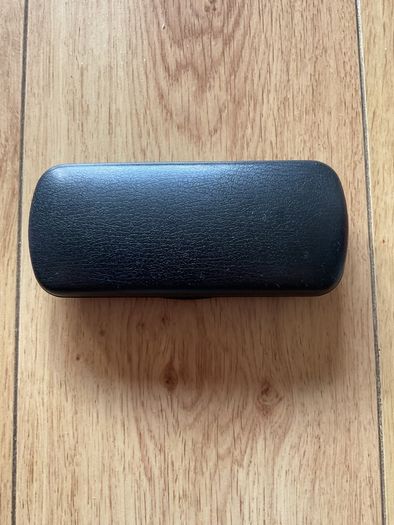 Lightweight glasses case