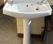 Bathroom sink