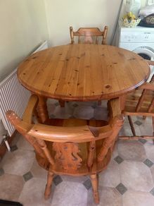 Table & Chairs